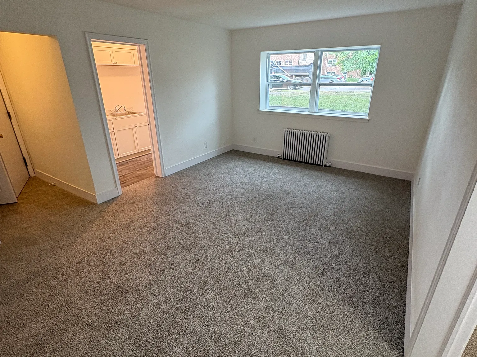 2 bed, 800 sqft, $1,400 — Photo 2