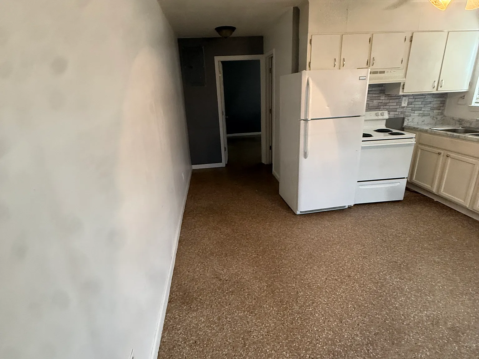 1 bed, 500 sqft, $1,000 — Photo 3
