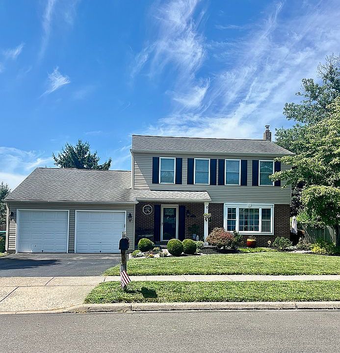 1st image of 126 Hampton Dr