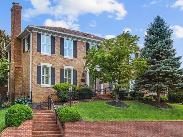 4910 35th Rd N, Arlington, VA 22207
