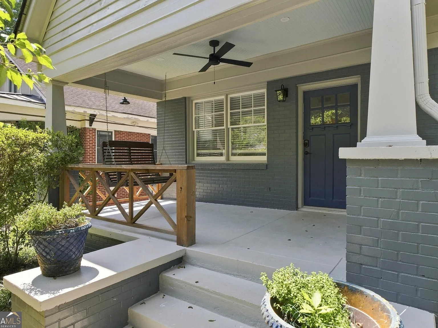 3 bed, 2.0 bath, 2500 sqft, $5,995 — Photo 2