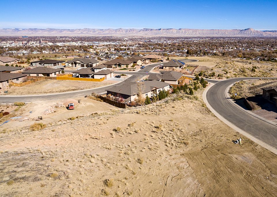1st image of 205 Spy Glass Dr
