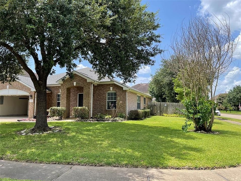 1st image of 1902 Winding Hollow Dr