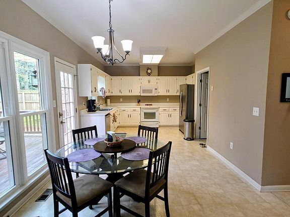 4th image of 189 Ashbrook Dr