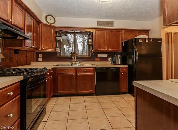 4th image of 9238 Thomas Ct