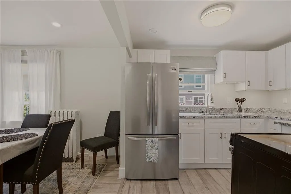 3 bed, 777 sqft, $4,500 — Photo 4