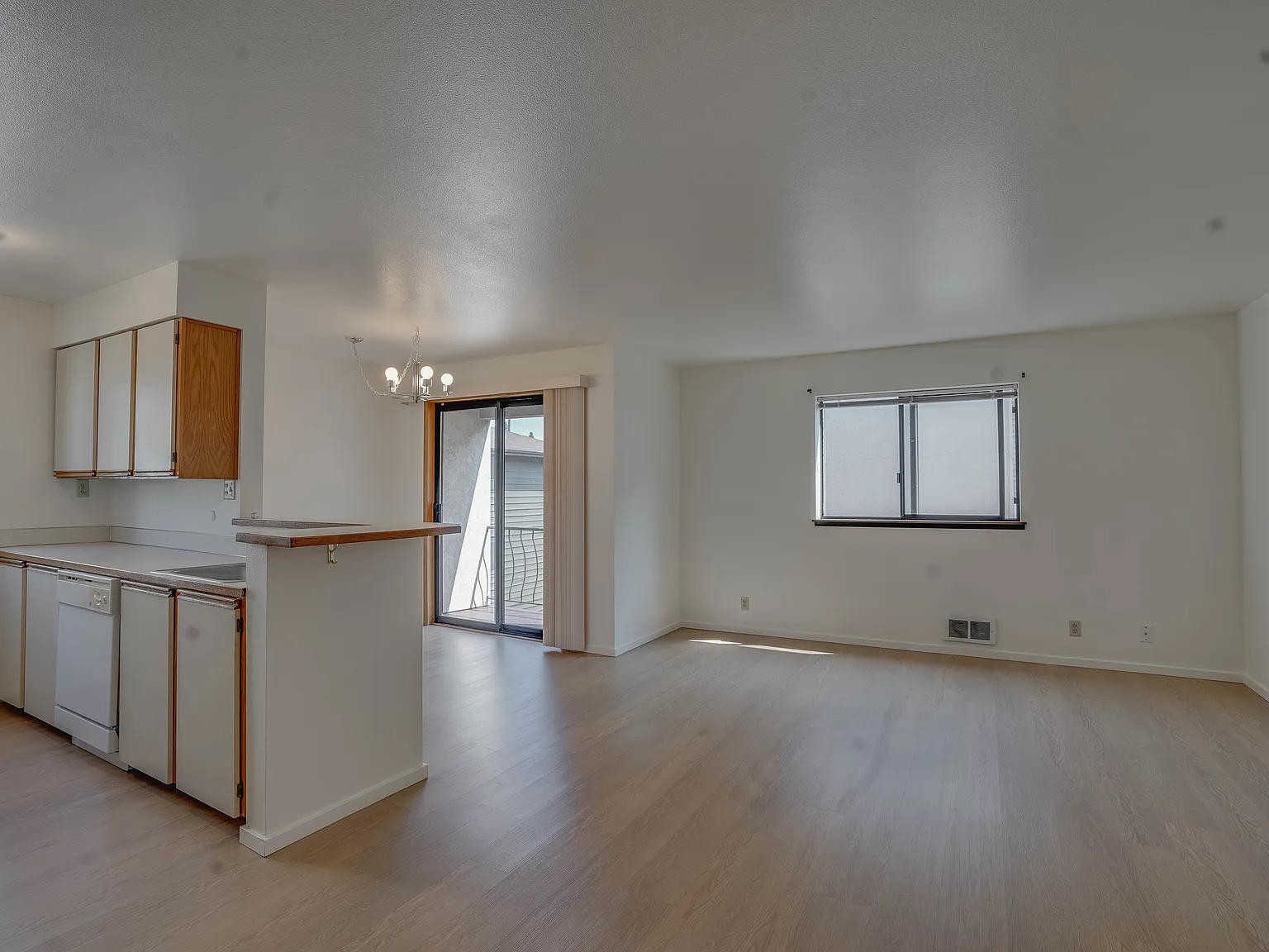 2 bed, 900 sqft, $2,500 — Photo 2