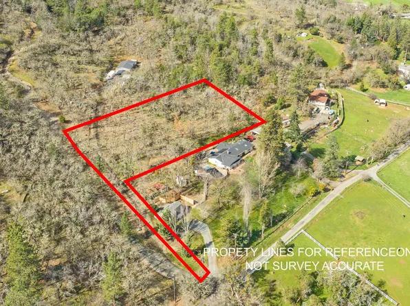 2083 Knowles Rd, Medford, OR 97501