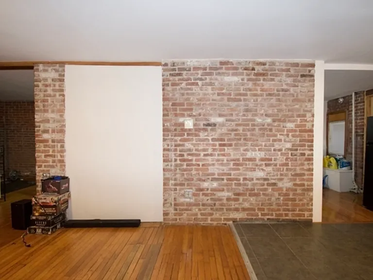 78 Maple St — Photo 3