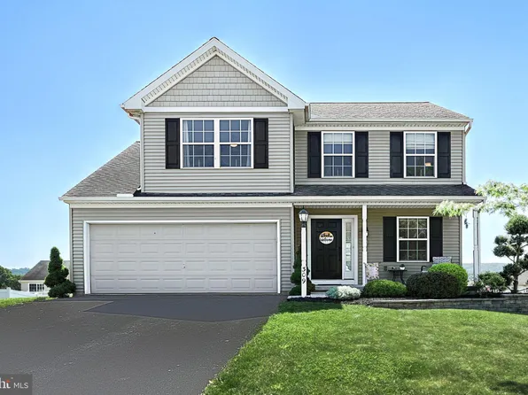 309 Torrey Pines Dr, Mount Wolf, PA 17347