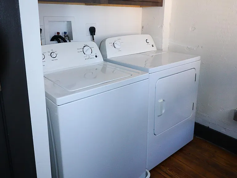 2611 Vine St — Photo 10