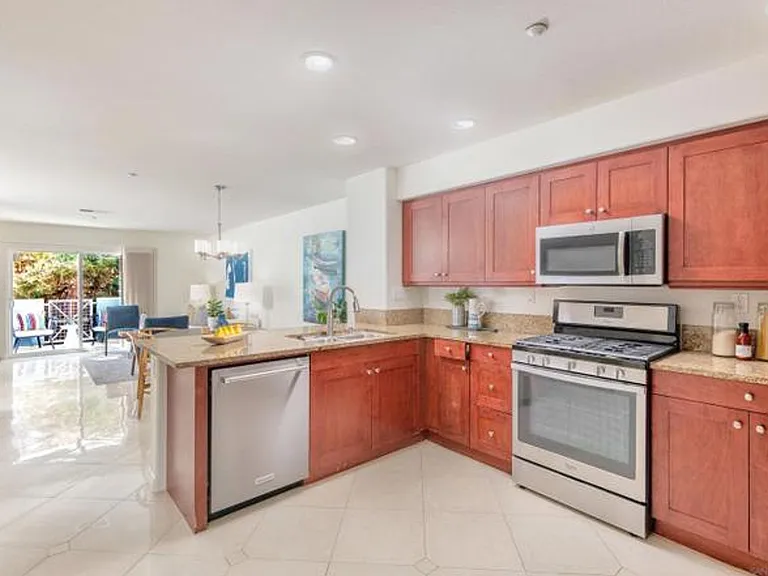 3541 Sandcastle Ln — Photo 3