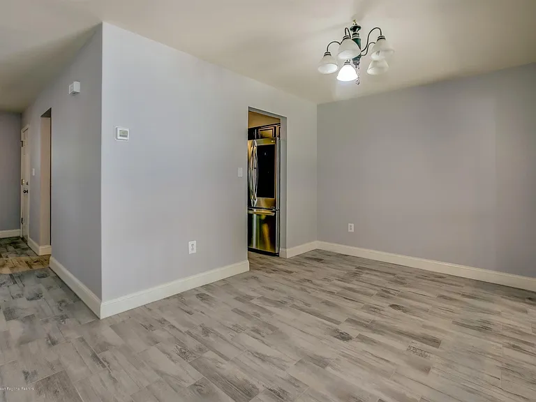 40 Staghorn Dr — Photo 12