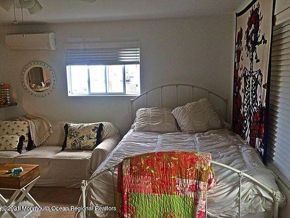 5th image of 1488 N Ocean Ave #2
