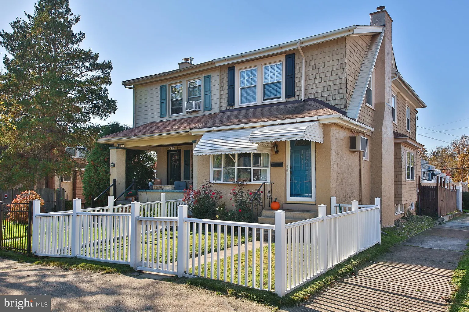 1411 Astor St photo 1