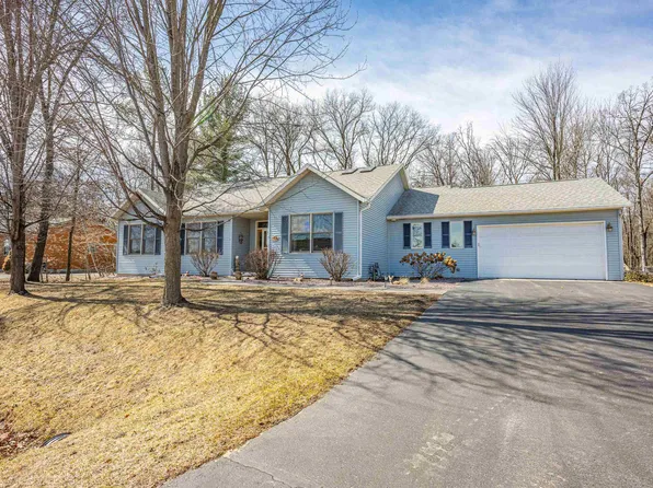 315 Oakbrook Dr, Wisconsin Dells, WI 53965