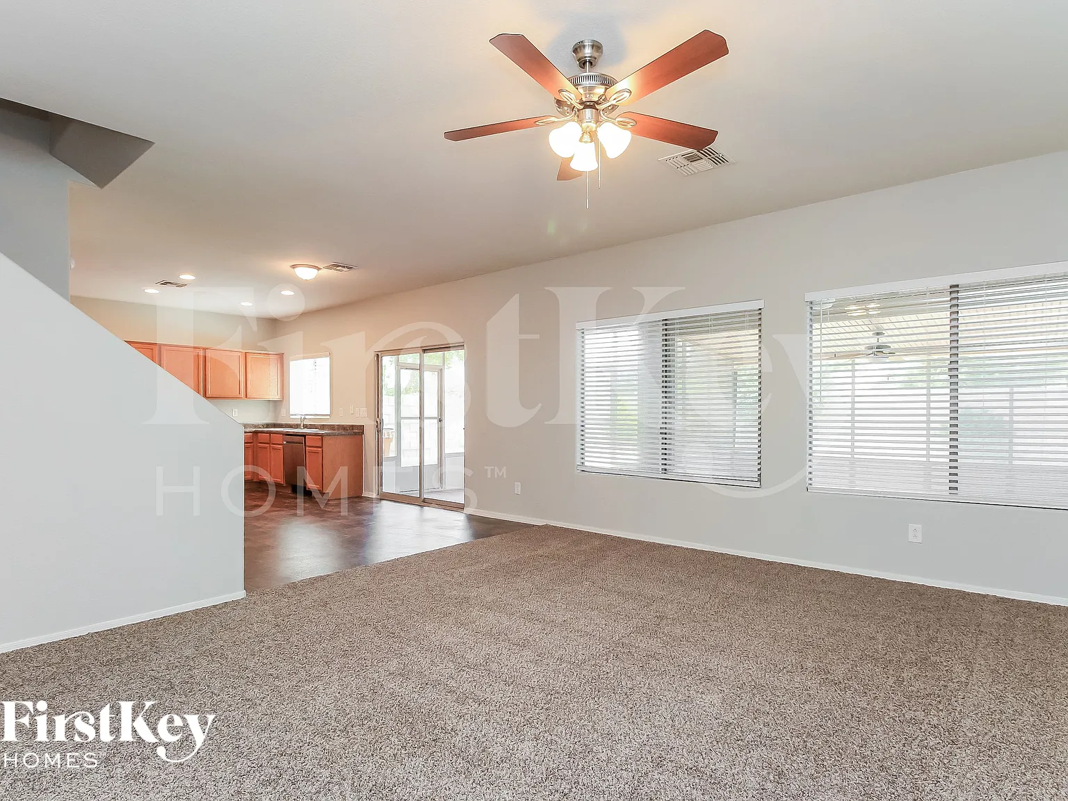 3 bed, 2.5 bath, 2560 sqft, $2,270 — Photo 4