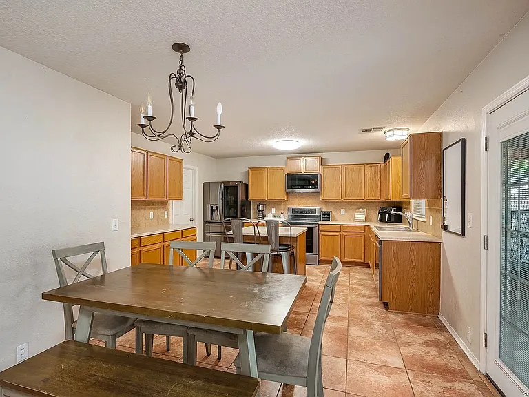 3911 Valencia Peak — Photo 8