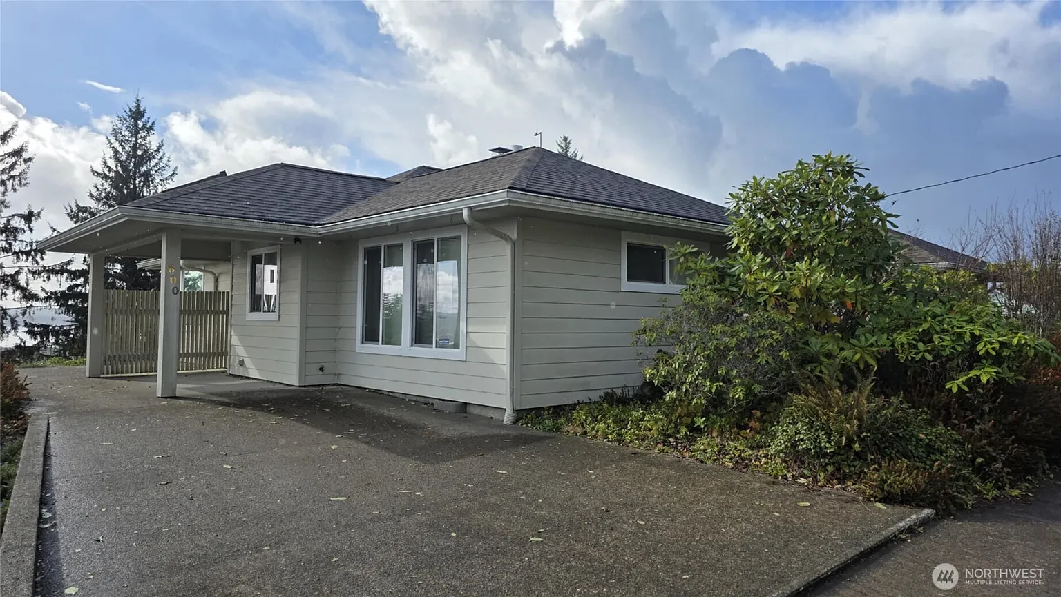 600 Washington Court photo 1