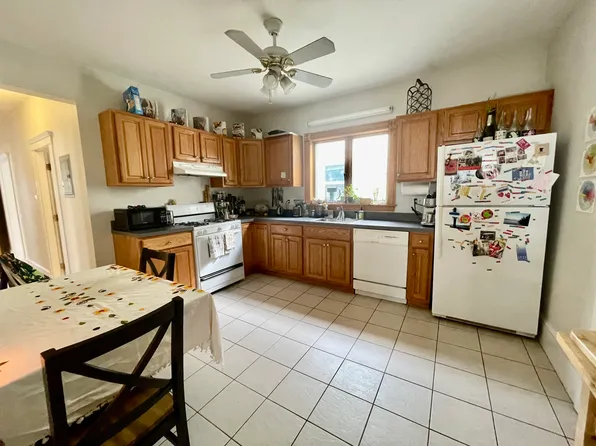 81 Newbury St, Somerville, MA