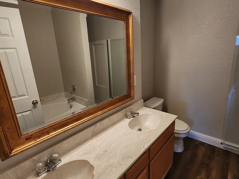 607 Hollyberry Dr — Photo 29