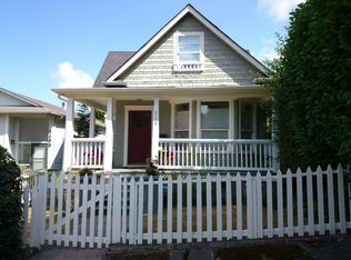 2130 N 61st St, Seattle, WA 98103