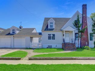 127 Forest Ave, Massapequa, NY 11758