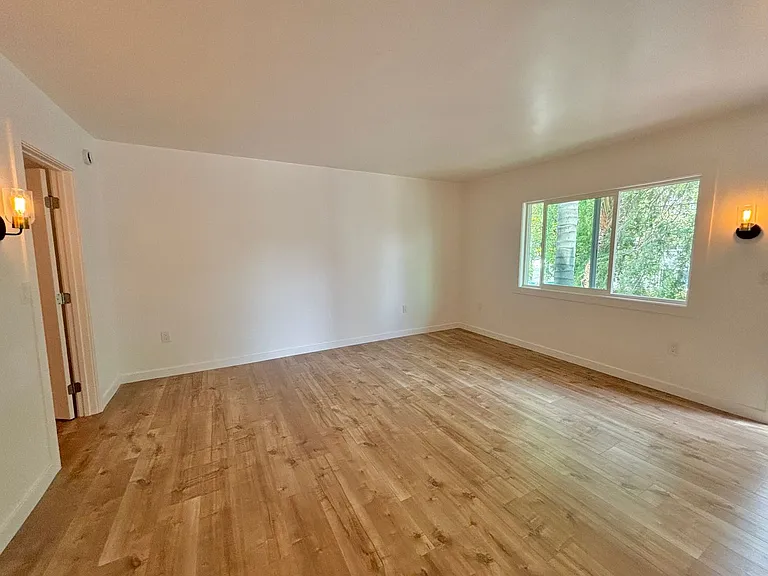 4657 Coldwater Canyon Ave — Photo 3