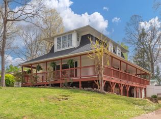 170 Oak Park Dr, Clyde, NC 28721