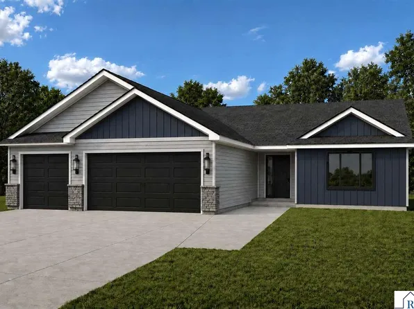 321 Falcon Run, Eagle Lake, MN 56024