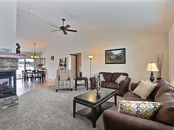 5th image of 304 Jade Ave