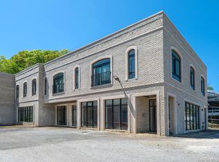 24 Lumber Rd #1, Roslyn, NY 11576