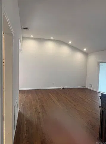 4 bed, 3.0 bath, 1970 sqft, $5,500 — Photo 4