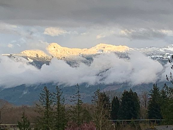 View of Sauk Mtn from front