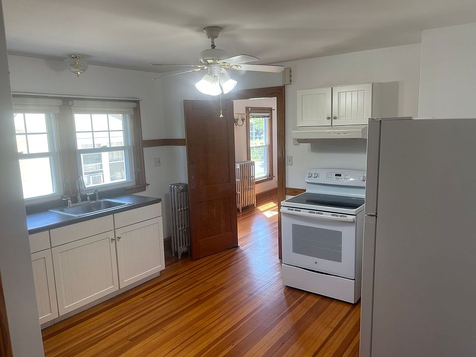 1st image of 42 South St Floor 3