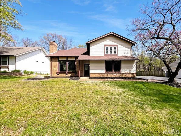 2738 Cumberland Lndg, Saint Charles, MO 63303