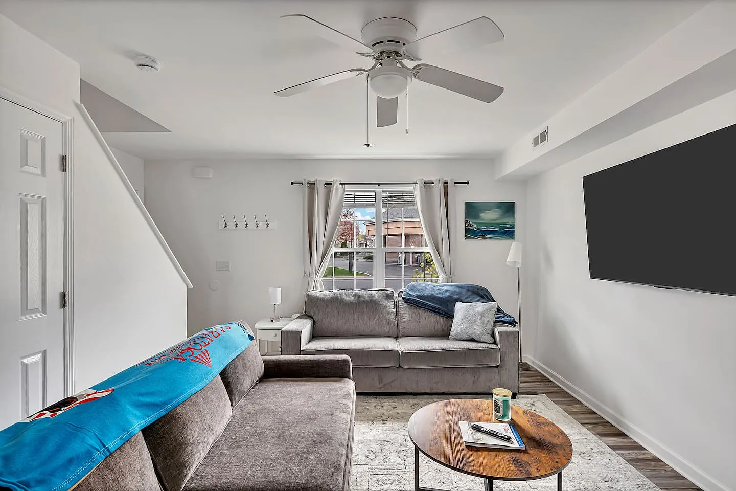 2 bed, 1.5 bath, 900 sqft, $2,650 — Photo 1