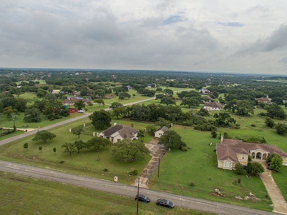 2nd image of 520 Oak Forest Dr