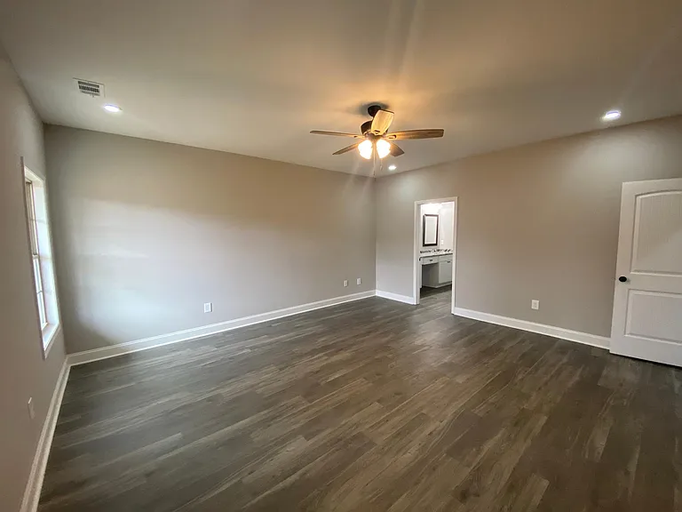 223 Beau Claire Cir — Photo 11