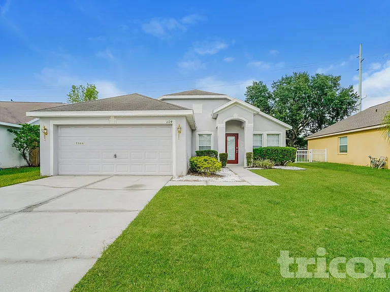 1124 Vinetree Dr — Photo 1