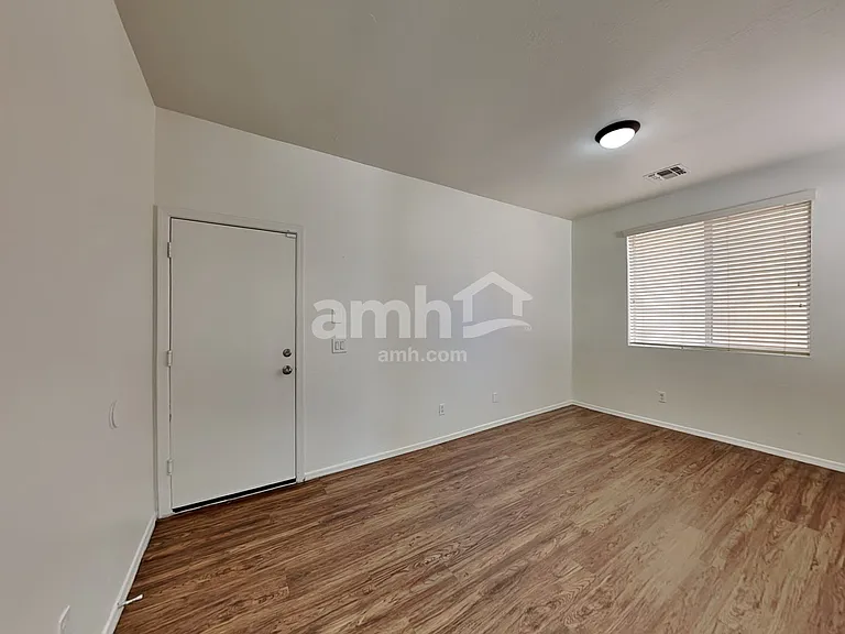 5211 W Warner St — Photo 7