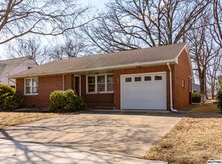 1446 N Rhode Island Ave, Mason City, IA 50401
