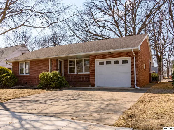 1446 N Rhode Island Ave, Mason City, IA 50401