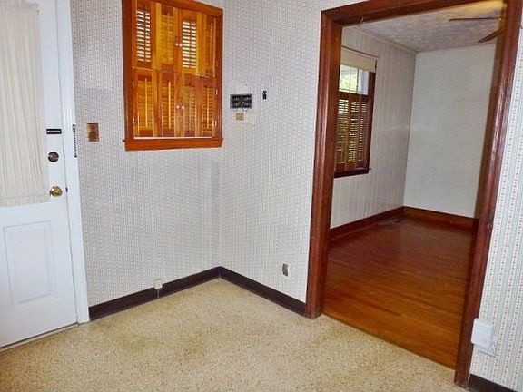 5th image of 521 Bellvue Ave
