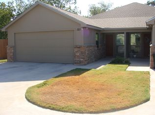 121 E Frost St, Lacy Lakeview, TX 76705