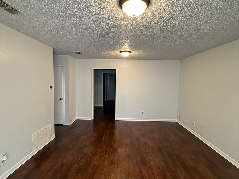 6 Harroun Ct #B — Photo 6