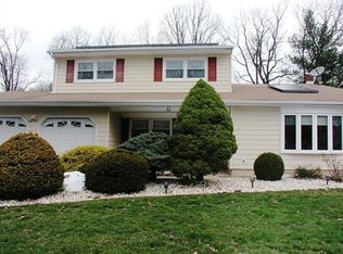 31 London Dr, East Brunswick, NJ 08816