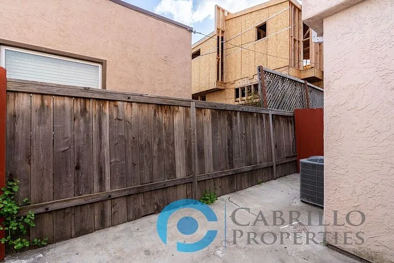 3 bed, 2.5 bath, 1450 sqft, $3,795 — Photo 3