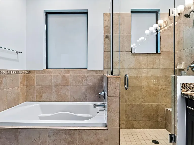 142 SW 127th Ter — Photo 57