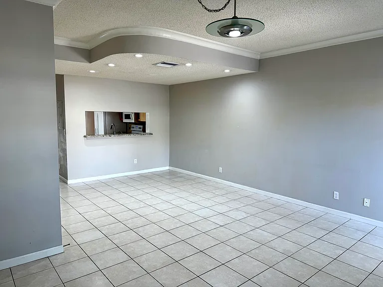 5662 NW 99th Way — Photo 6